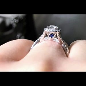 Vera Wang Love collection